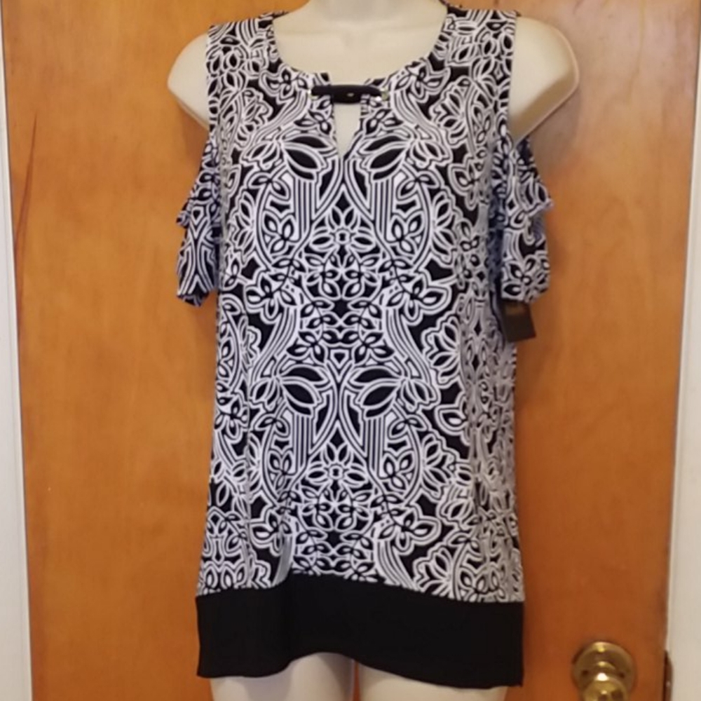 Rafael's black print top